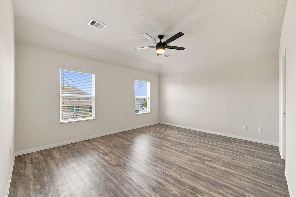 3307 Lake Como Court - Photo 17