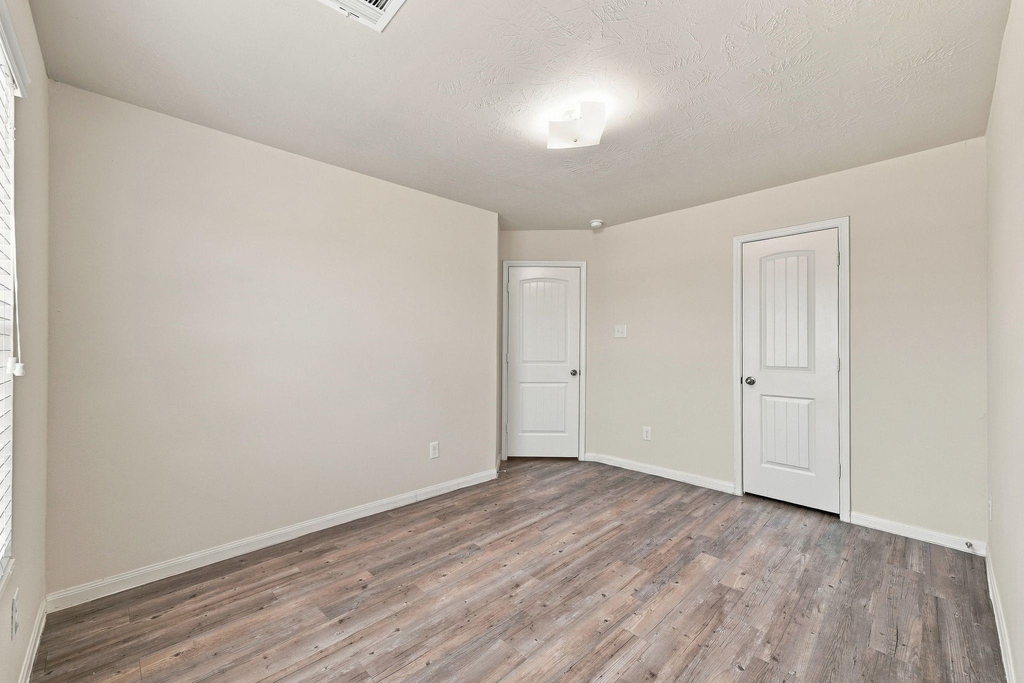 3307 Lake Como Court - Photo 14