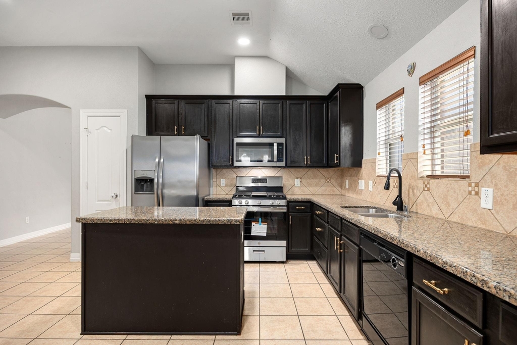11010 Starling Creek Drive - Photo 14