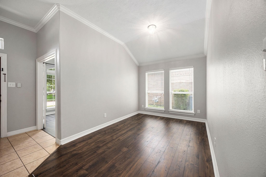 11010 Starling Creek Drive - Photo 11