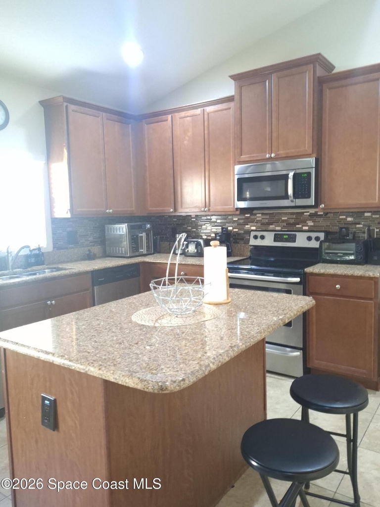 529 Trymore Drive Se - Photo 3