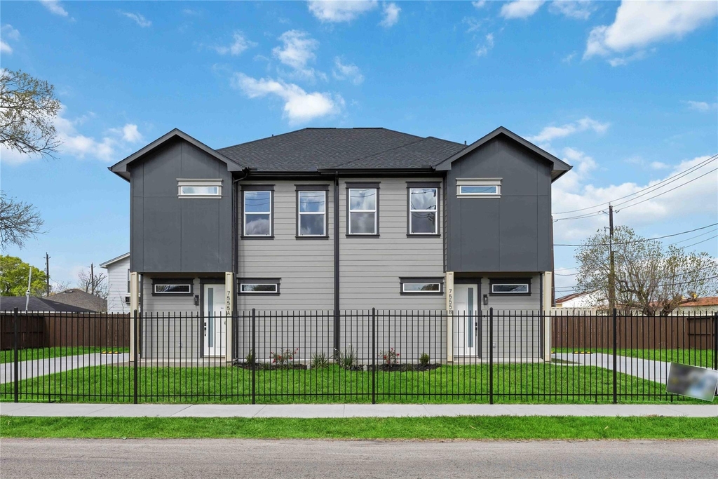 7555 Calhoun Street - Photo 2