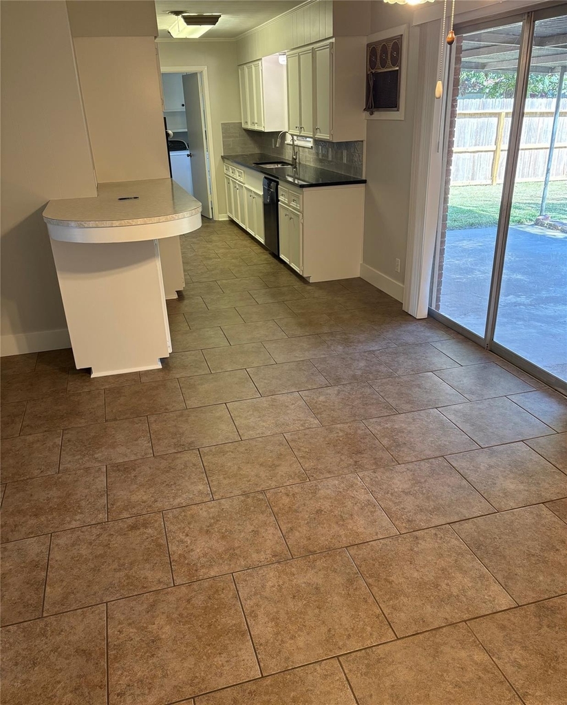 1713 Glenview Lane - Photo 2
