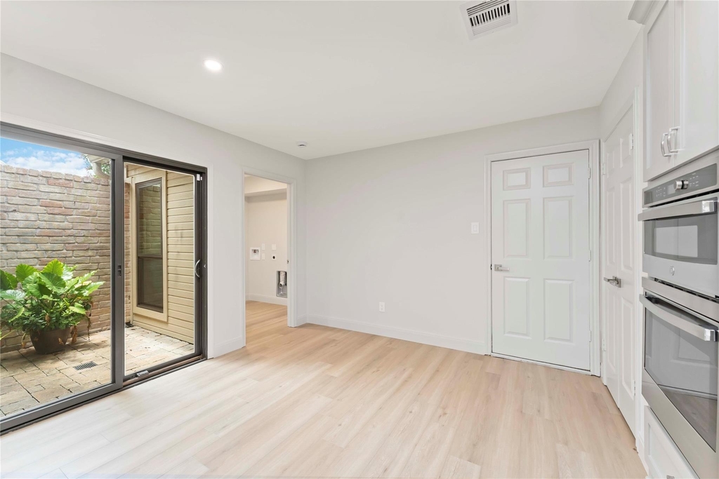 14147 Hillvale Drive - Photo 11