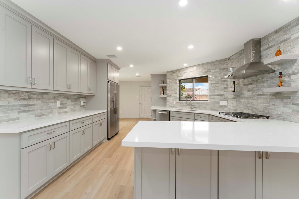 14147 Hillvale Drive - Photo 9