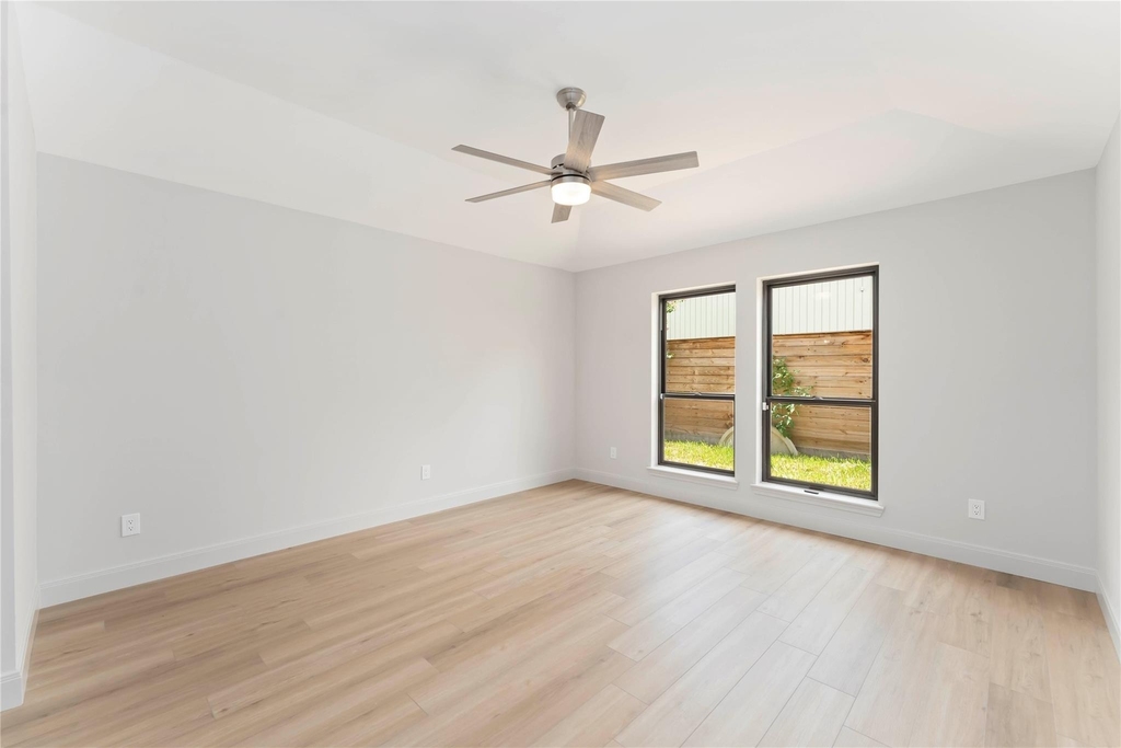 14147 Hillvale Drive - Photo 13