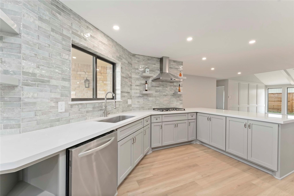 14147 Hillvale Drive - Photo 8