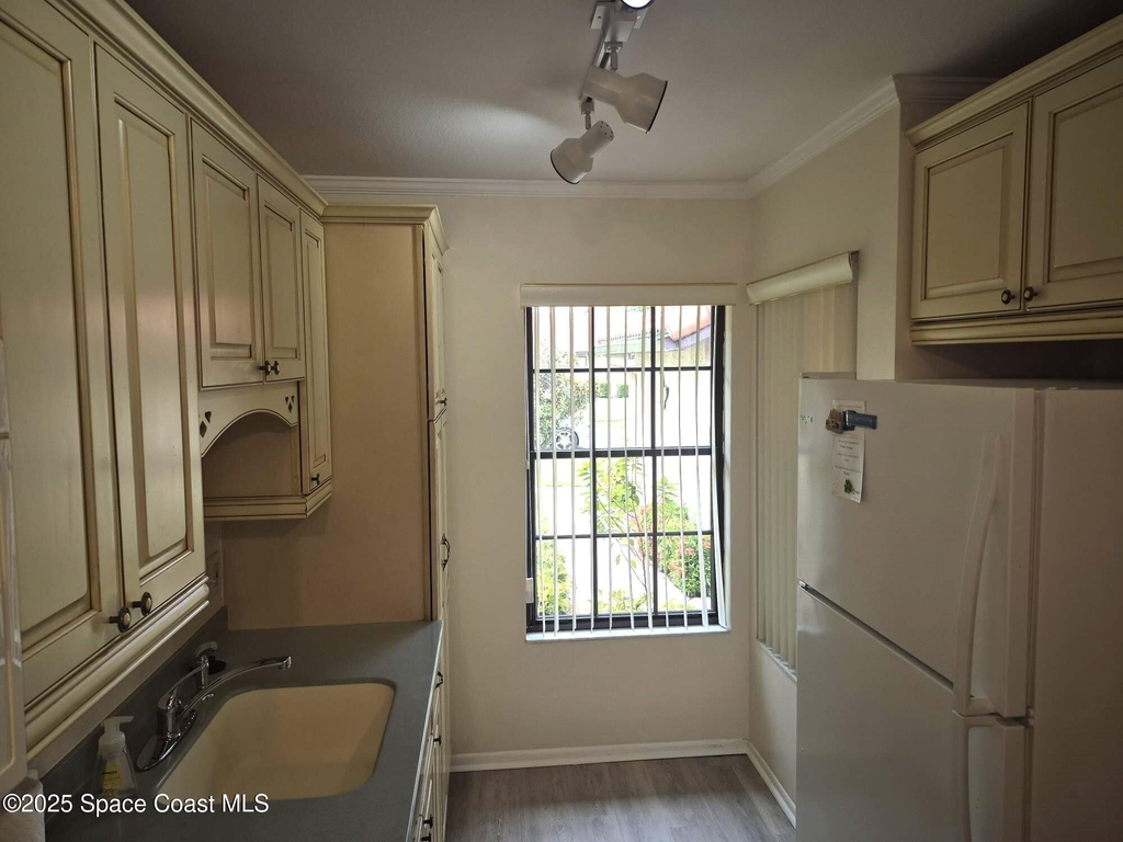 835 Regal Avenue Ne - Photo 2