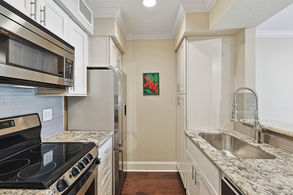 3402 Garrott Street - Photo 2
