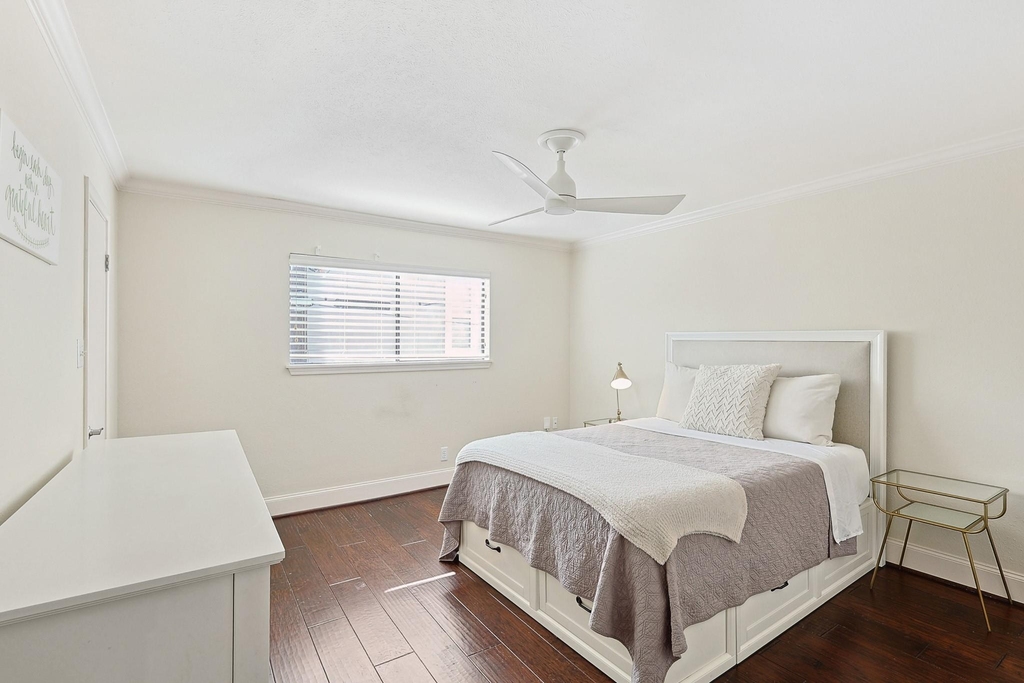3402 Garrott Street - Photo 3
