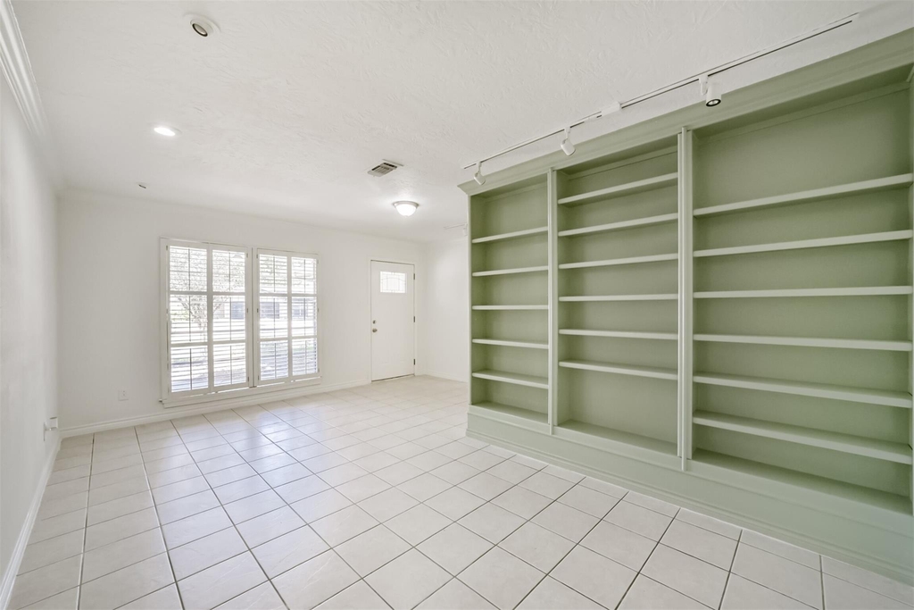8711 Birdwood Road - Photo 3