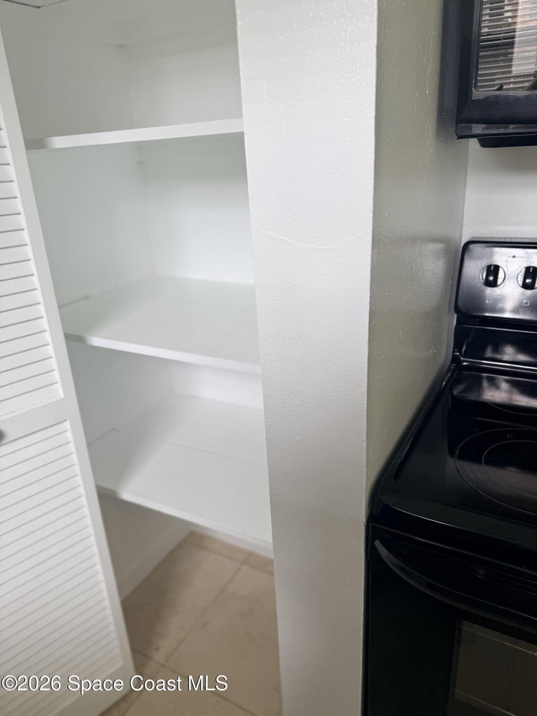 1300 Arlington Lane Ne - Photo 5