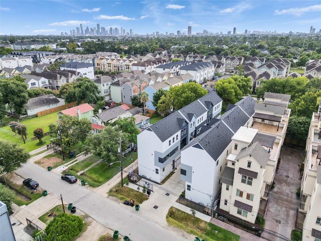 1122 W 16th Street - Photo 37