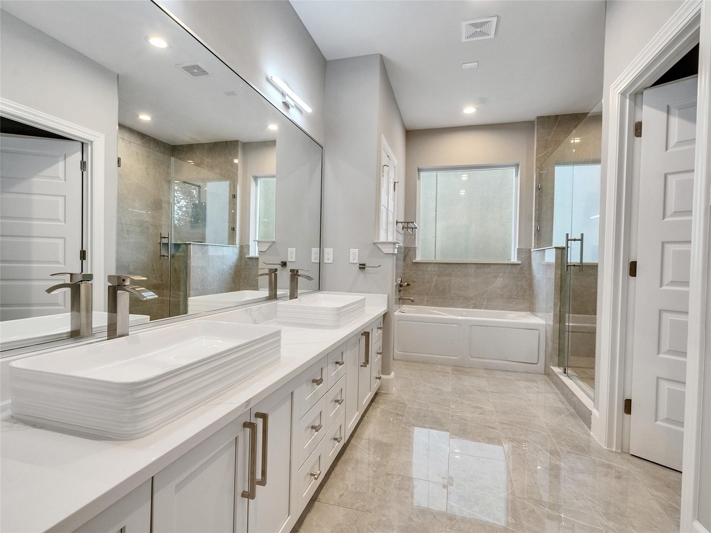 1122 W 16th Street - Photo 33