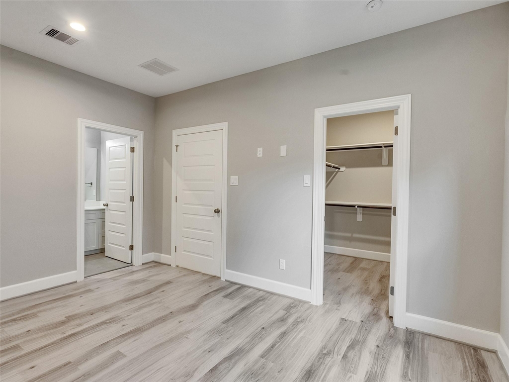 1122 W 16th Street - Photo 5