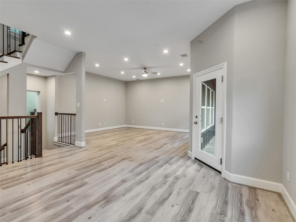 1122 W 16th Street - Photo 15