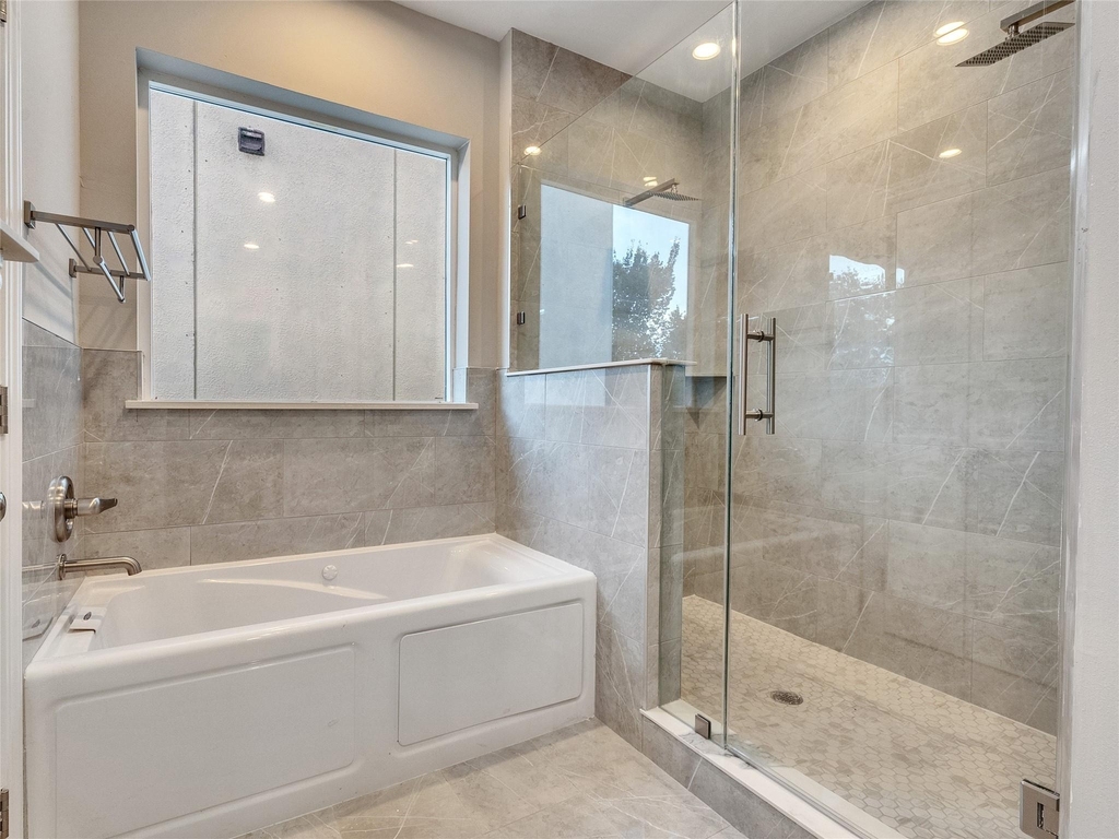 1122 W 16th Street - Photo 34