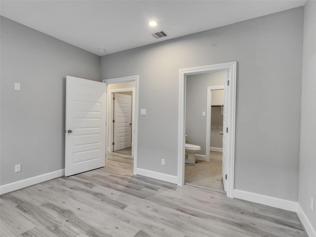 1122 W 16th Street - Photo 26