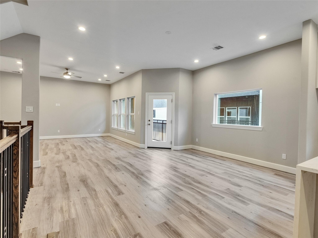 1122 W 16th Street - Photo 17
