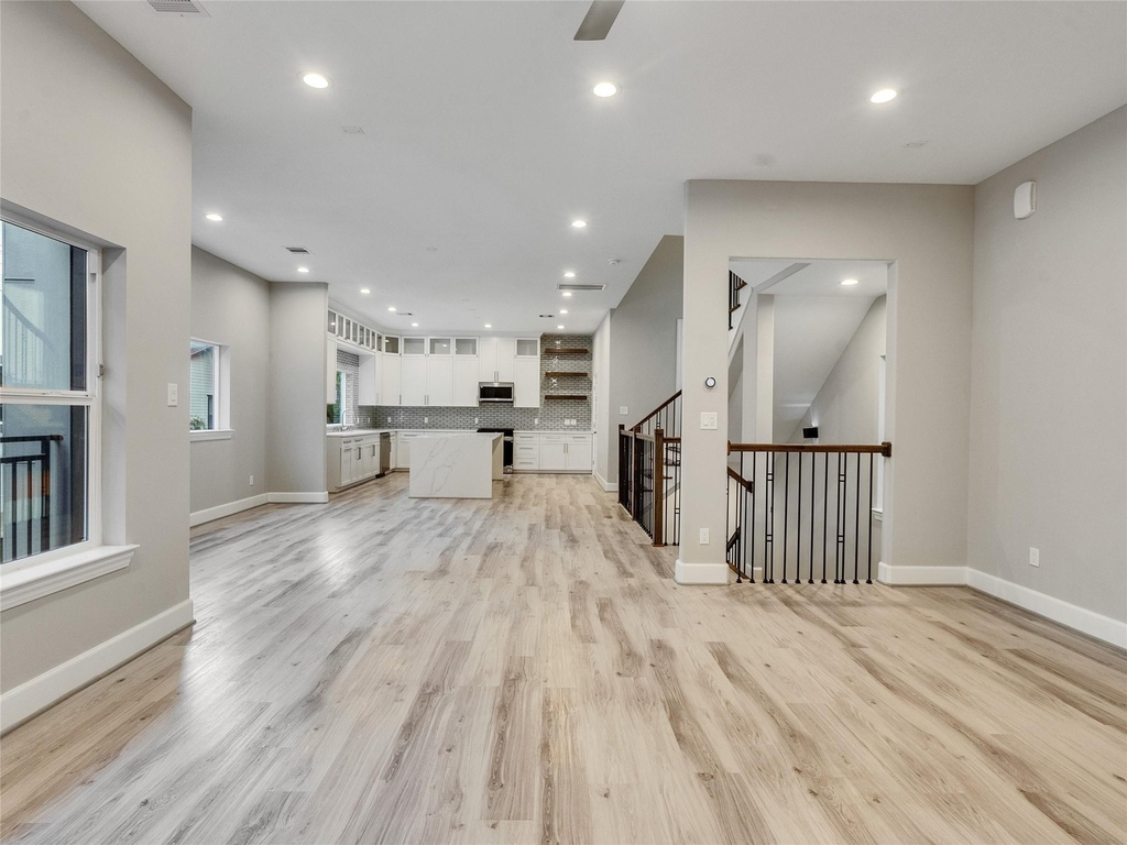1122 W 16th Street - Photo 10
