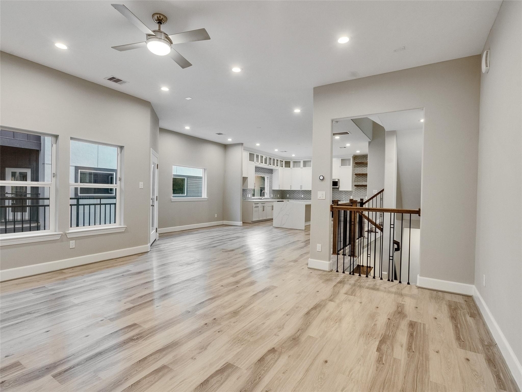 1122 W 16th Street - Photo 11