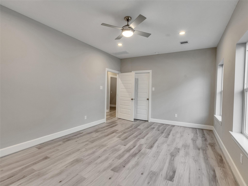 1122 W 16th Street - Photo 30