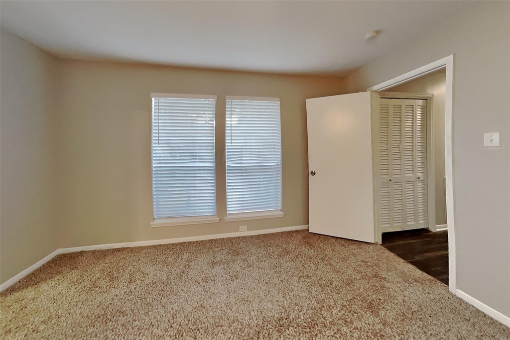 18014 Winsford Drive - Photo 8
