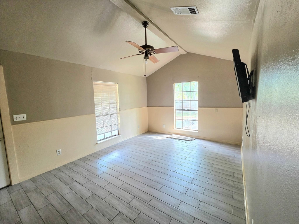 17308 Valley Lane - Photo 3
