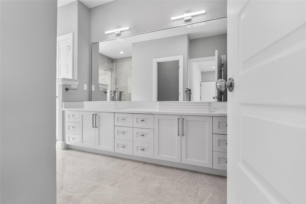 1122 W 16th Street - Photo 19