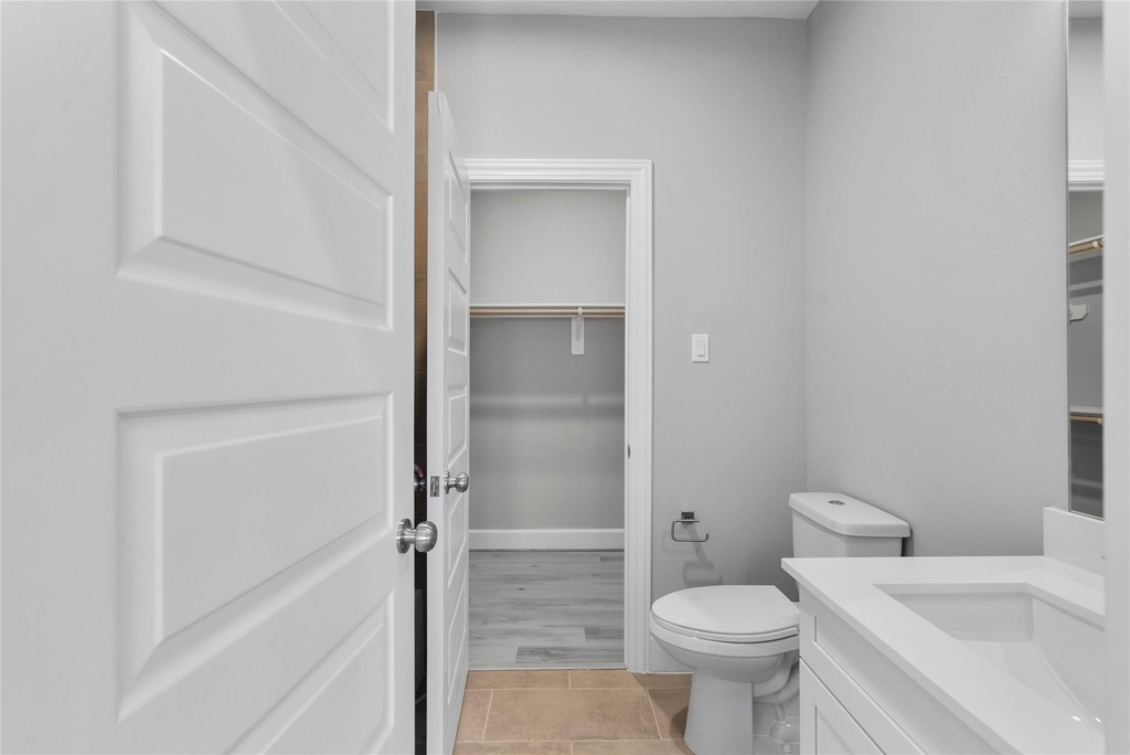 1122 W 16th Street - Photo 27