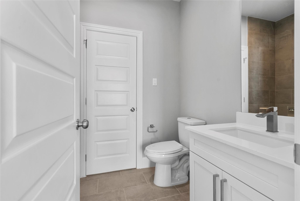 1122 W 16th Street - Photo 26