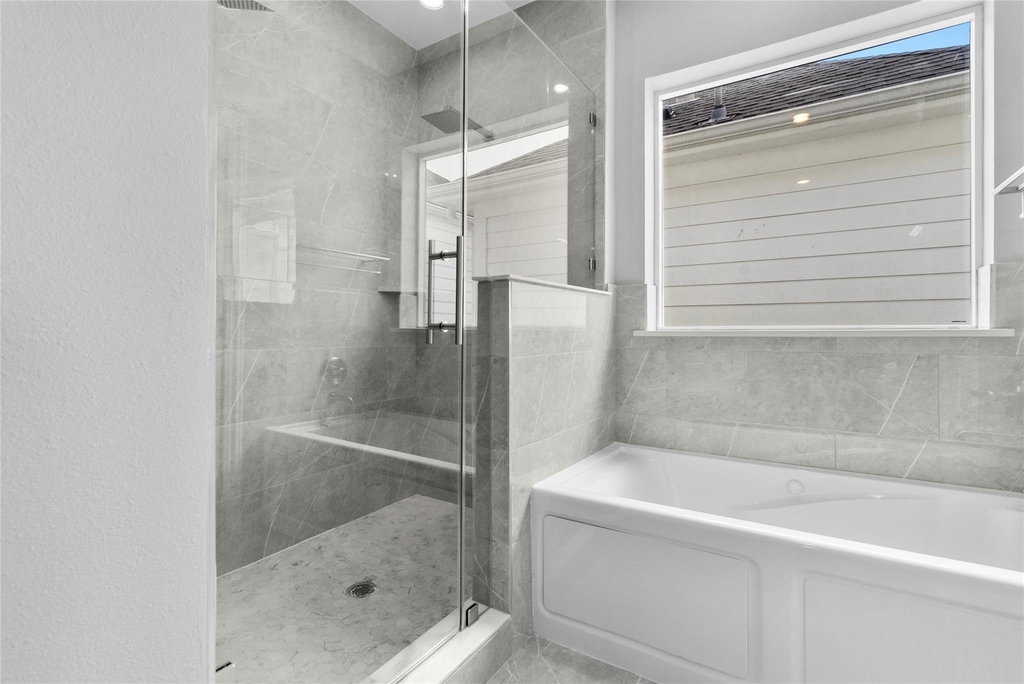 1122 W 16th Street - Photo 21