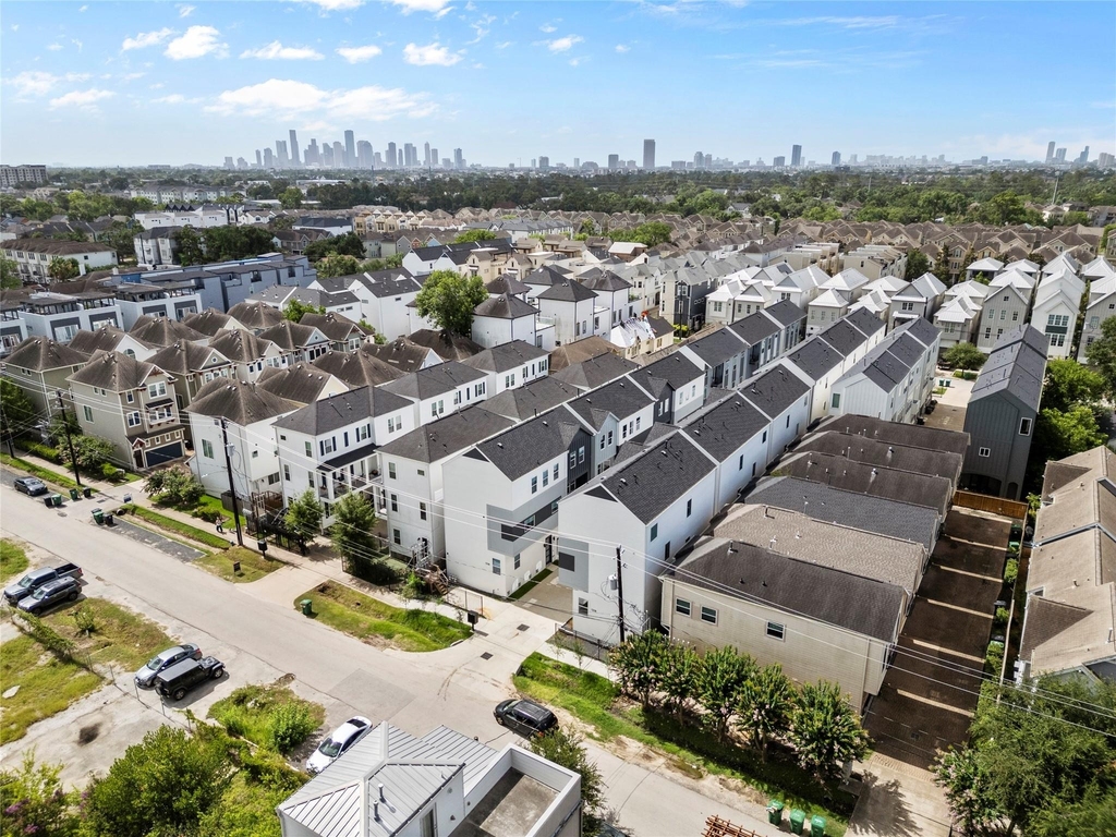 1122 W 16th Street - Photo 29