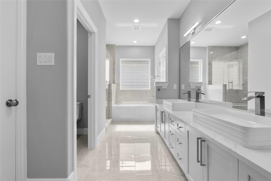 1122 W 16th Street - Photo 20