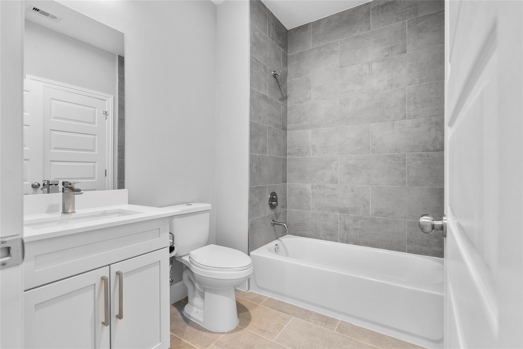 1122 W 16th Street - Photo 5
