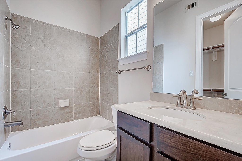1213 W 15th 1/2 Street - Photo 32