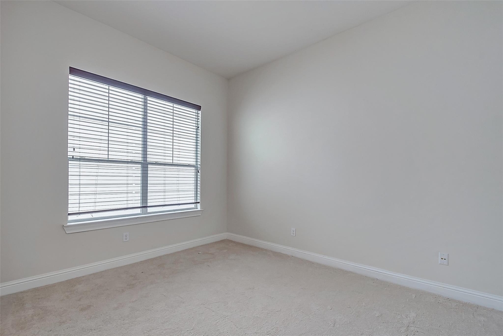 1213 W 15th 1/2 Street - Photo 30