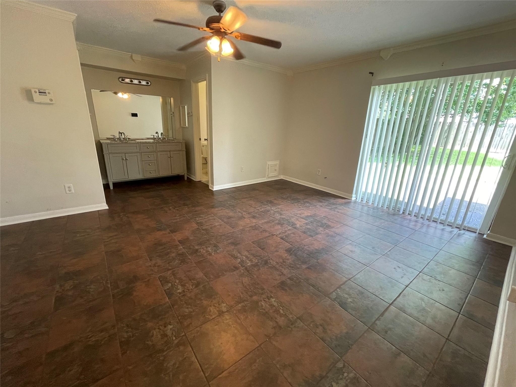 6943 Foxhurst Lane - Photo 4