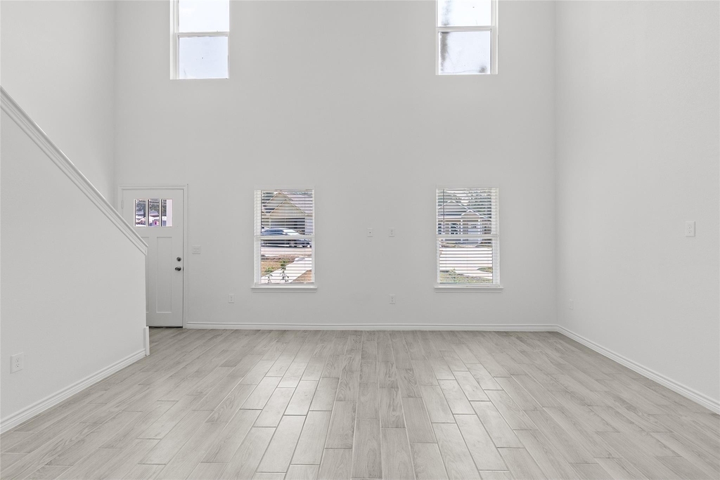 760 Juneau Court - Photo 9