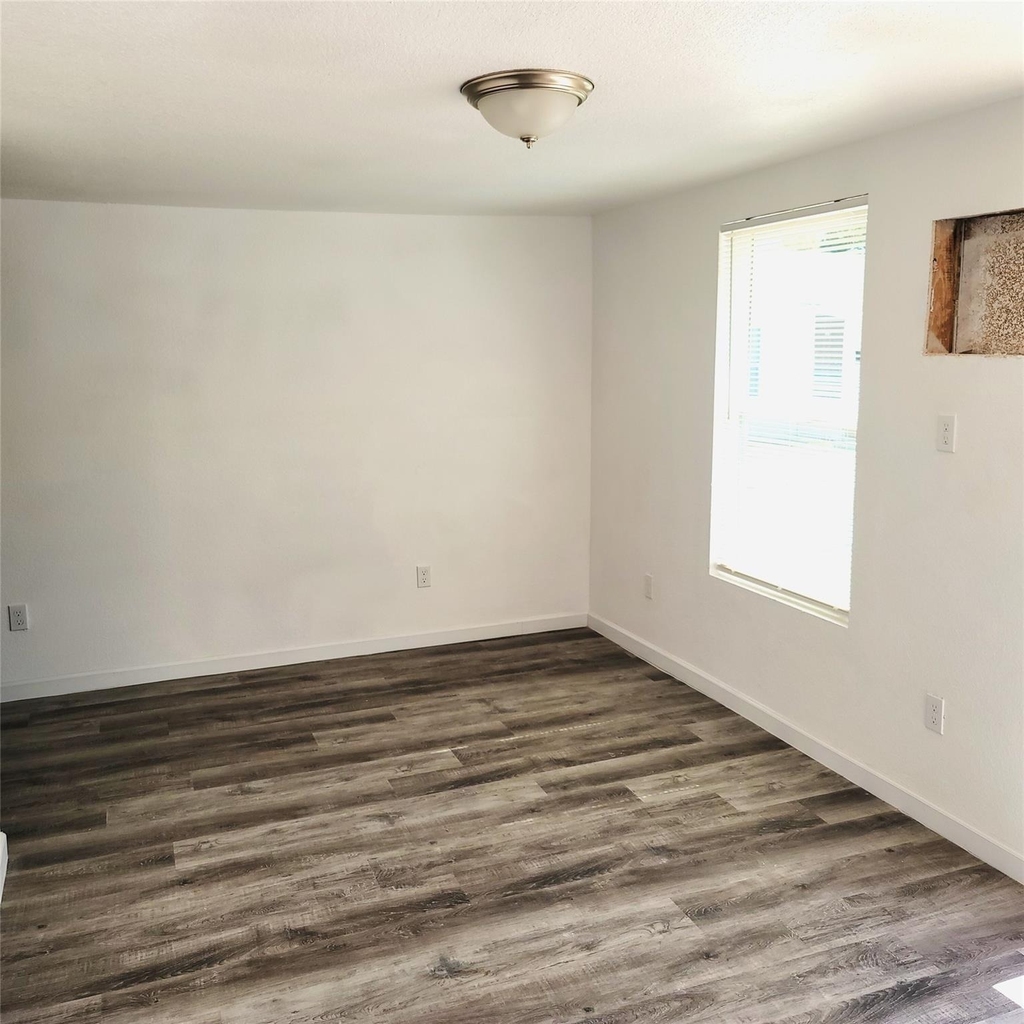 6901 Dumble Street - Photo 9
