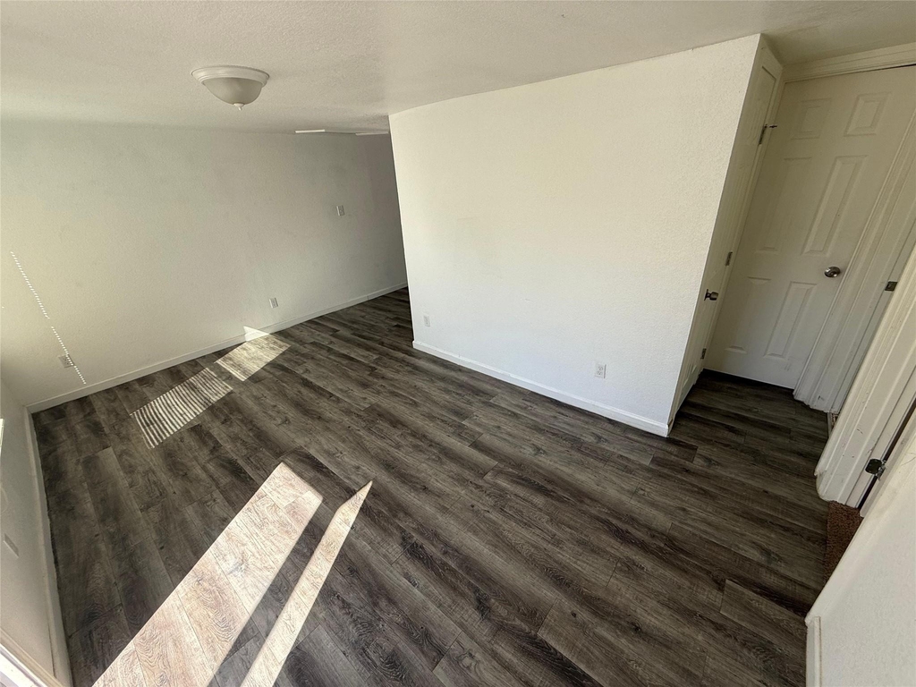 6901 Dumble Street - Photo 2