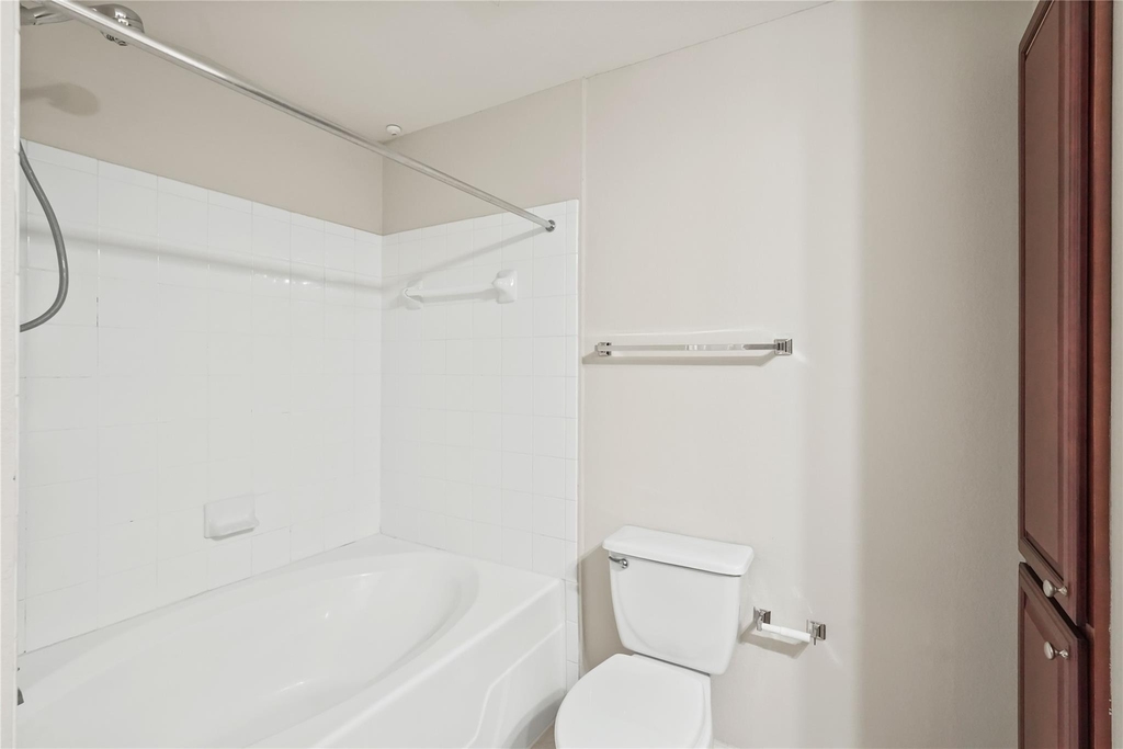 7575 Kirby Drive - Photo 14