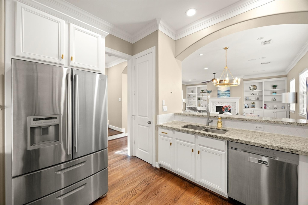 1514 Birdsall Street - Photo 6