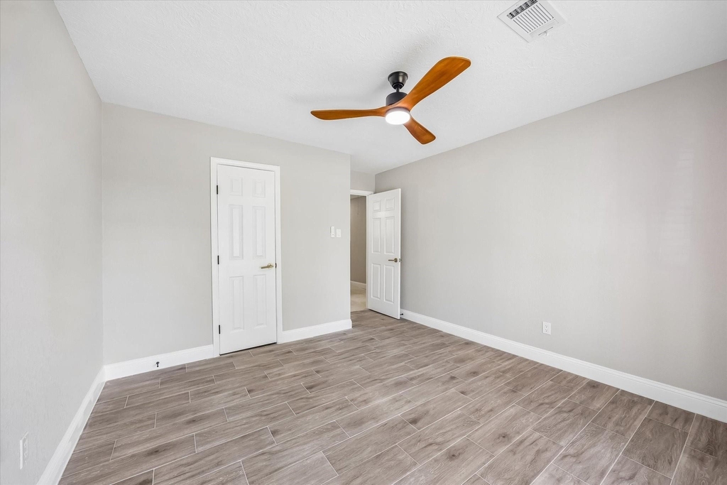 11027 Sagehill Drive - Photo 16