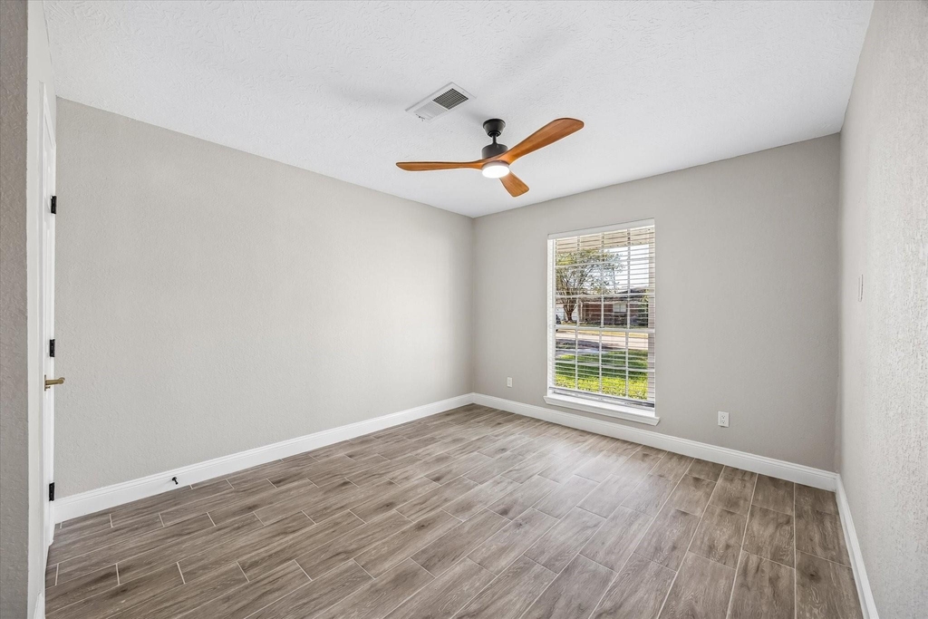 11027 Sagehill Drive - Photo 15
