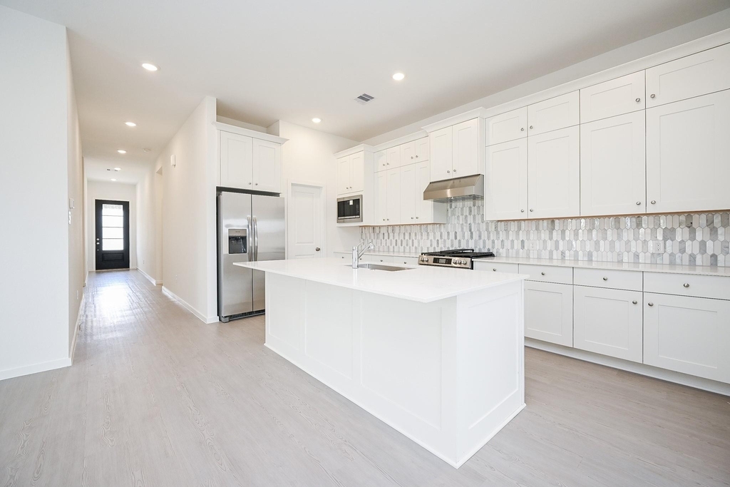 26811 Tree Mallow Drive - Photo 4
