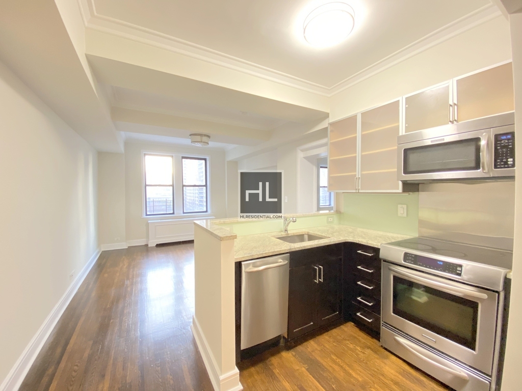 West 70th Street - Photo 1
