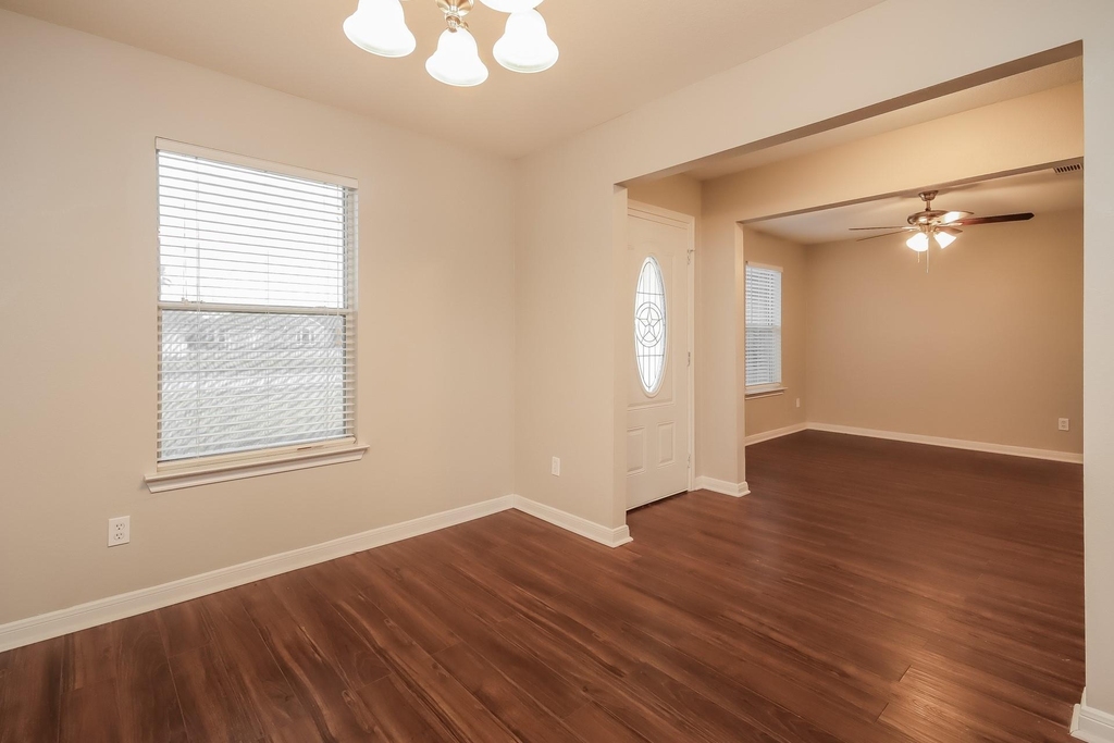5016 Asia Lane - Photo 3