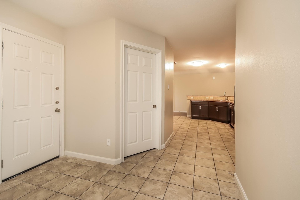 5016 Asia Lane - Photo 4