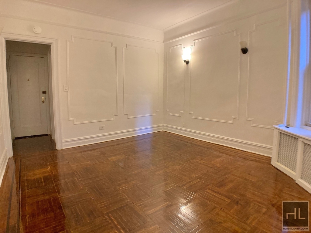 East 88 Street - Photo 2